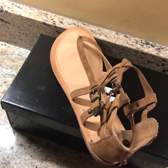 Guess Sandals - Picture 3 of 4